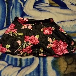 Floral design black mini skirt